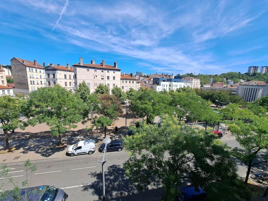 Le Valmy: Appartement Lumineux Au Pied Du Metro 리옹 외부 사진
