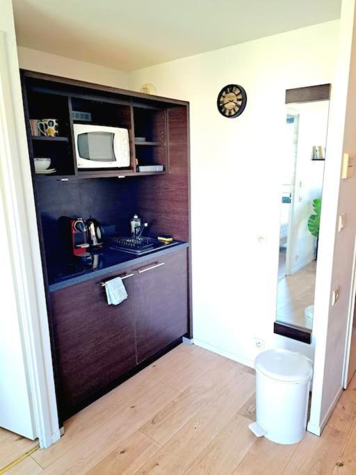 Le Valmy: Appartement Lumineux Au Pied Du Metro 리옹 외부 사진