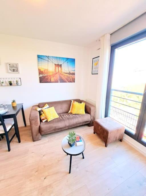 Le Valmy: Appartement Lumineux Au Pied Du Metro 리옹 외부 사진
