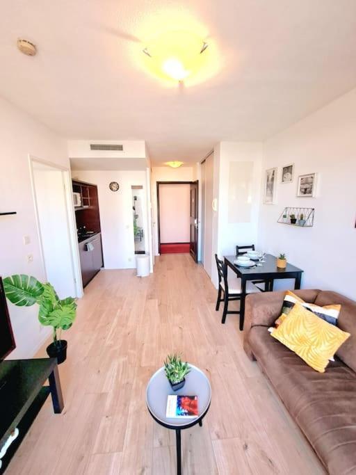 Le Valmy: Appartement Lumineux Au Pied Du Metro 리옹 외부 사진